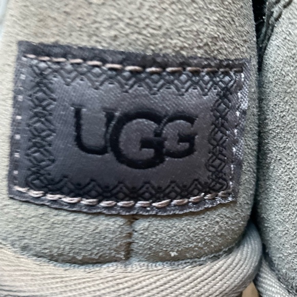 UGG Australia Classic Gray Cardy Winter Wool Knit Button Boots EUC Size 6 - Picture 6 of 8